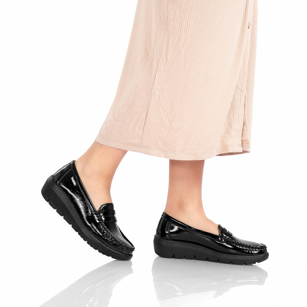 Mocasín Via Uno Negro con Plataforma Track