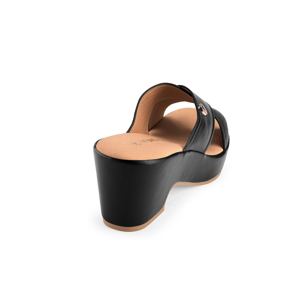 Sandalia Via Uno Negra con Plataforma Cruzada